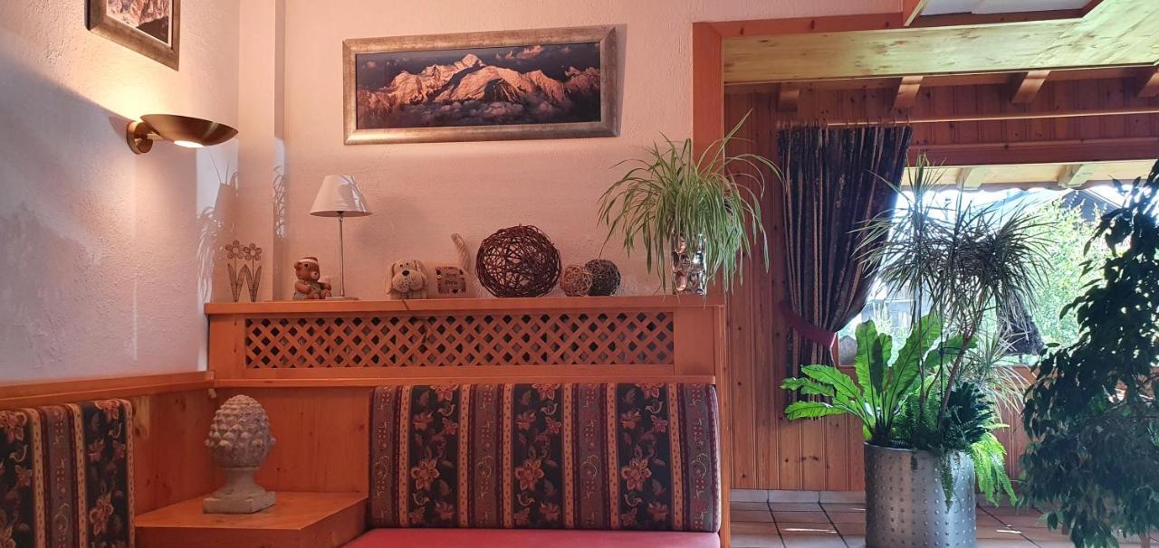 Alp-Hotel Megeve Bagian luar foto