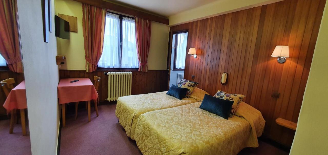 Alp-Hotel Megeve Bagian luar foto
